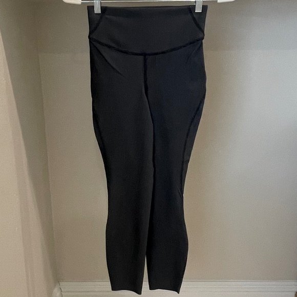 NWOT Lululemon Base Pace High-Rise Tight 25" Two-Toned Black (Size 4) - Picture 4 of 7